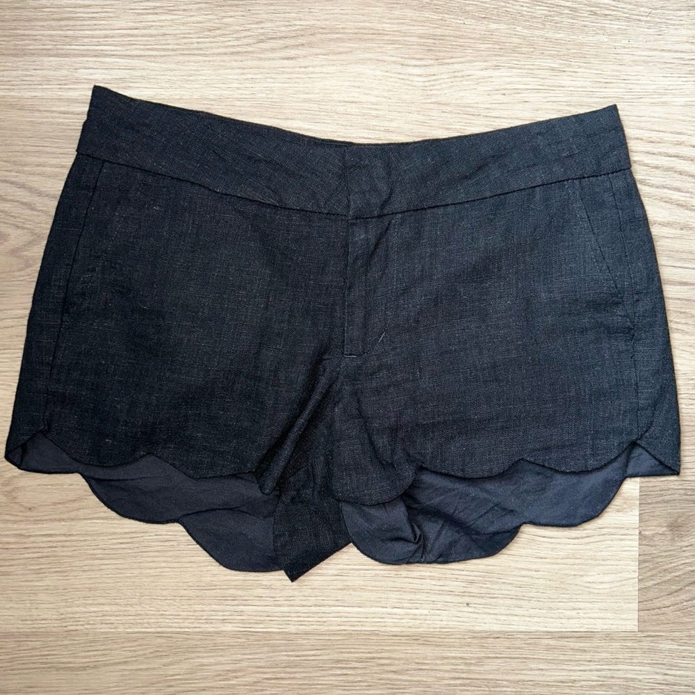 Black Scalloped Hem Linen Shorts